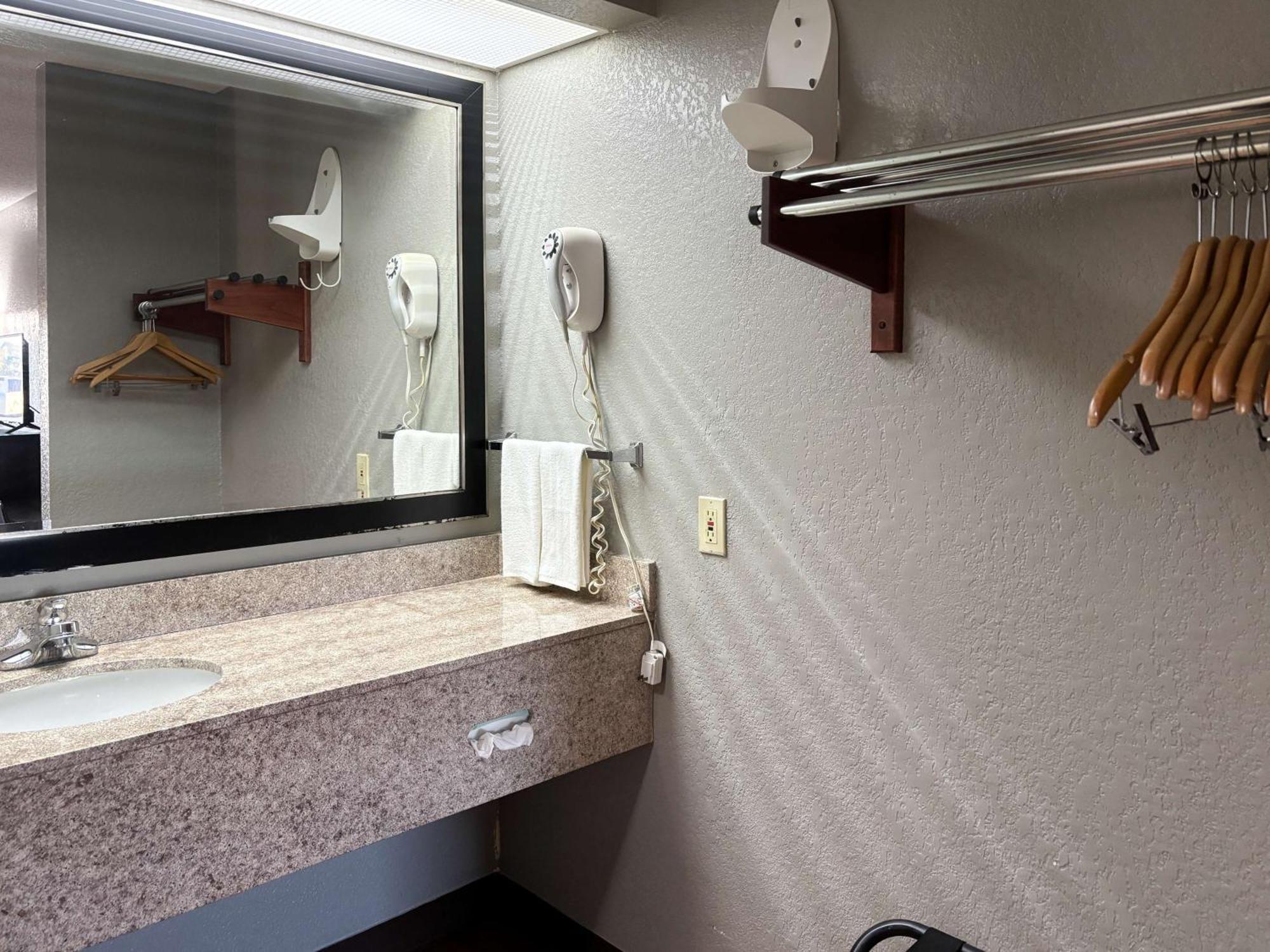 Motel 6 Prattville Al Exterior foto